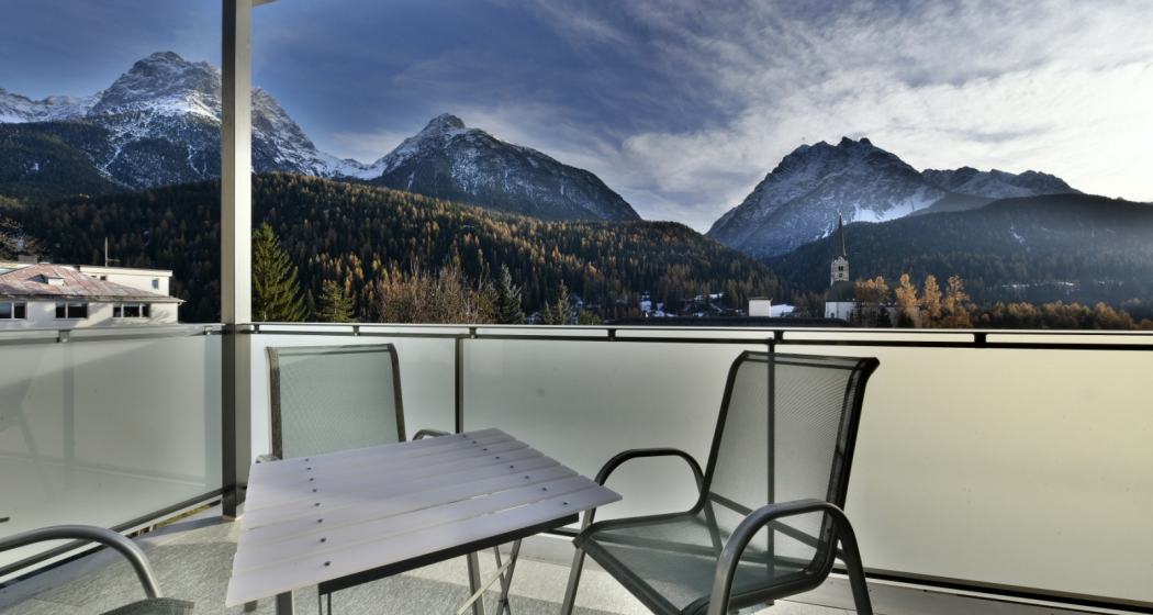 Aussicht von Terrasse auf die Engadiner Dolomiten Aussicht von Terrasse auf die Engadiner Dolomiten