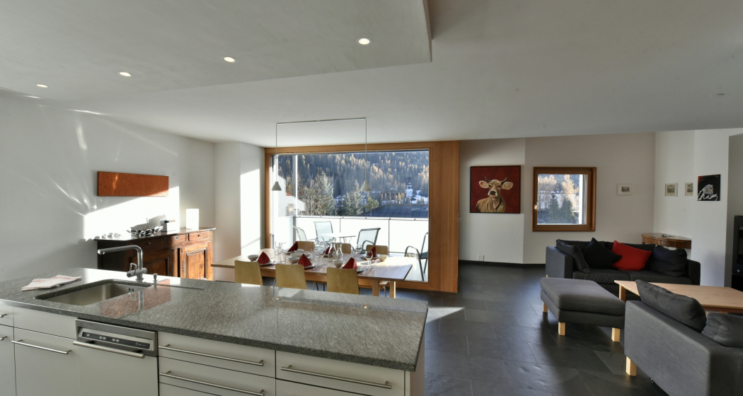 Essbereich und Wohnzimmer Essbereich und Wohnzimmer