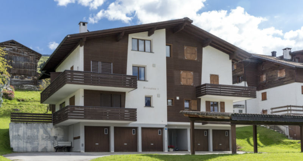 Ferienwohnung Crastahüs 2 Altermatt - Ansicht Sommer