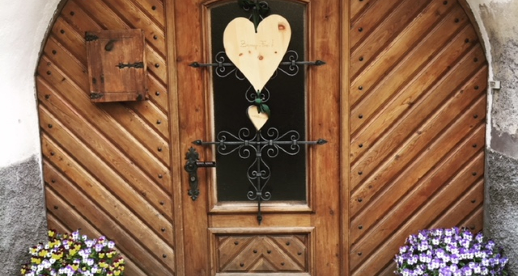 Hauseingang auch für die Besenbeiz "la scuetta"