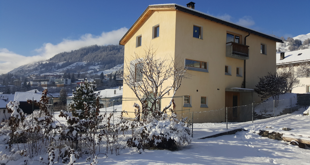 Hausansicht mit Eingang Ferienwohnung Hausansicht mit Eingang Ferienwohnung