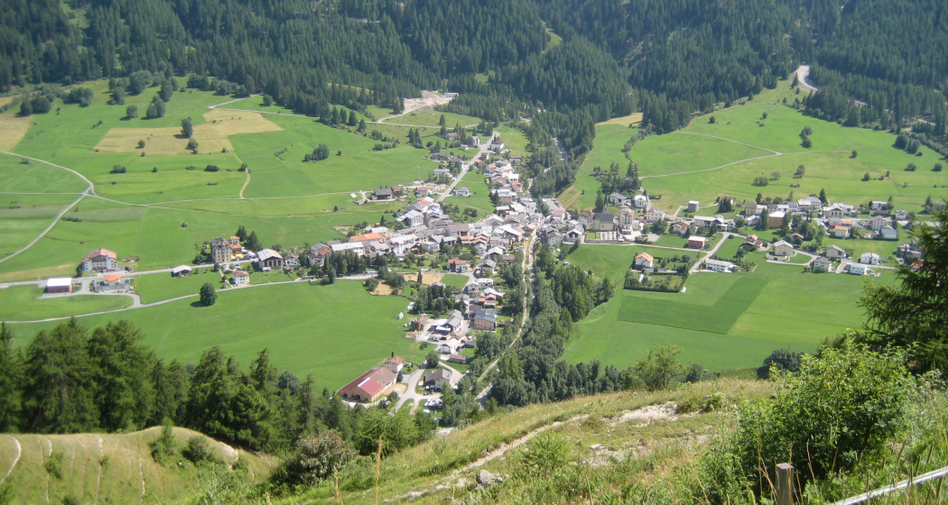 Santa Maria von oben, wir sind das rote Dach unten links Santa Maria von oben, wir sind das rote Dach unten links