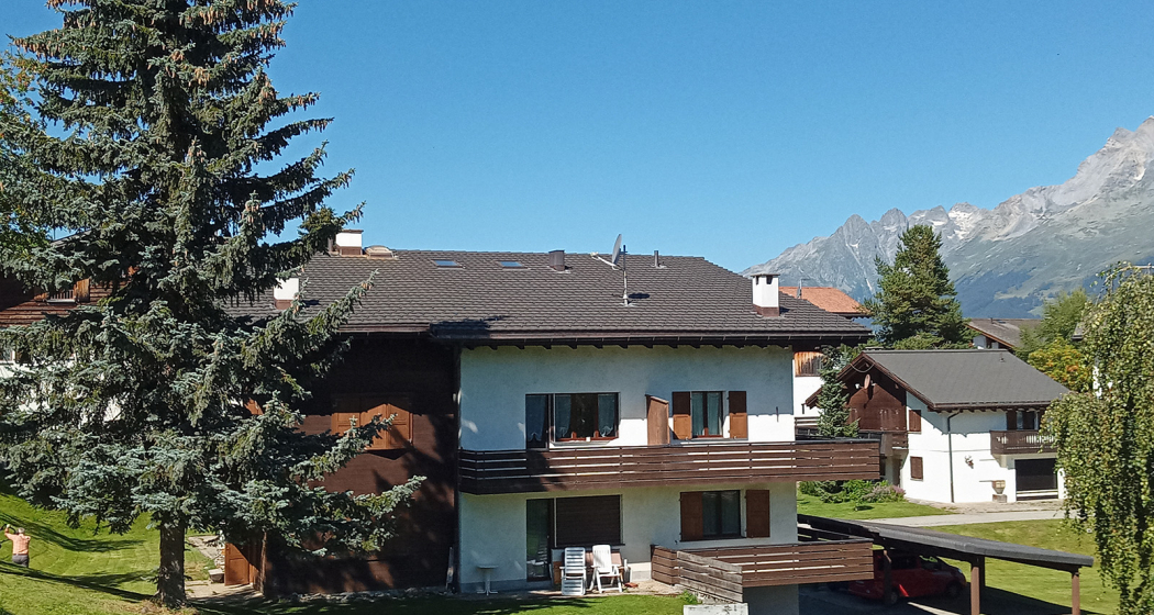 Ferienwohnung Crestahüs Seeberger - Ansicht Sommer