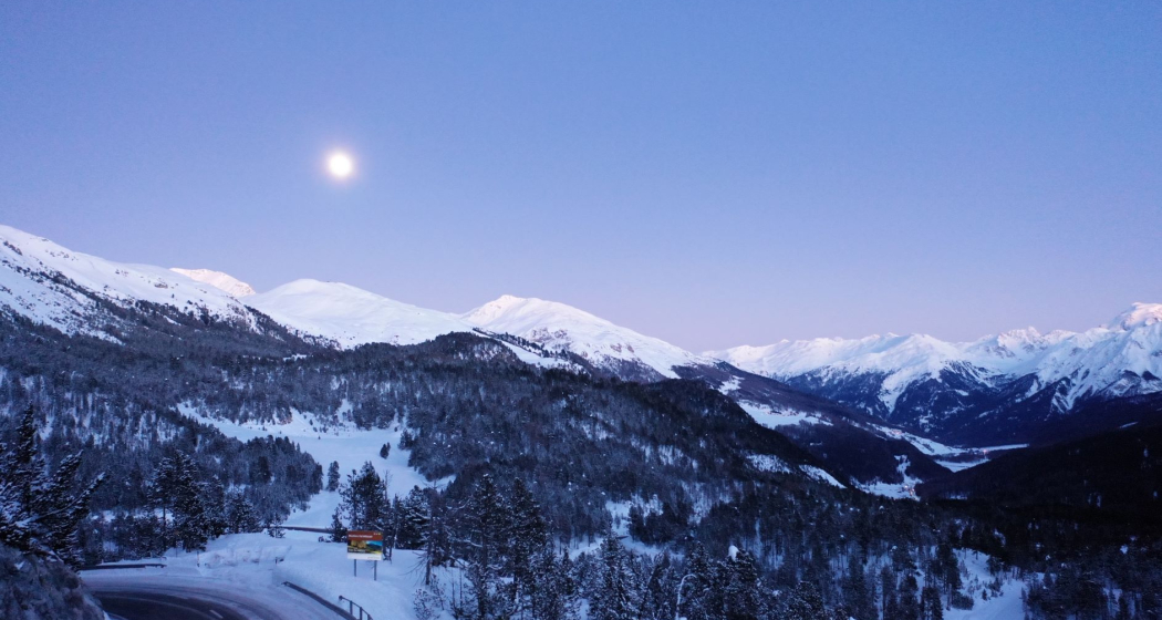 Schneeschuhwandern bei Vollmond Schneeschuhwandern bei Vollmond