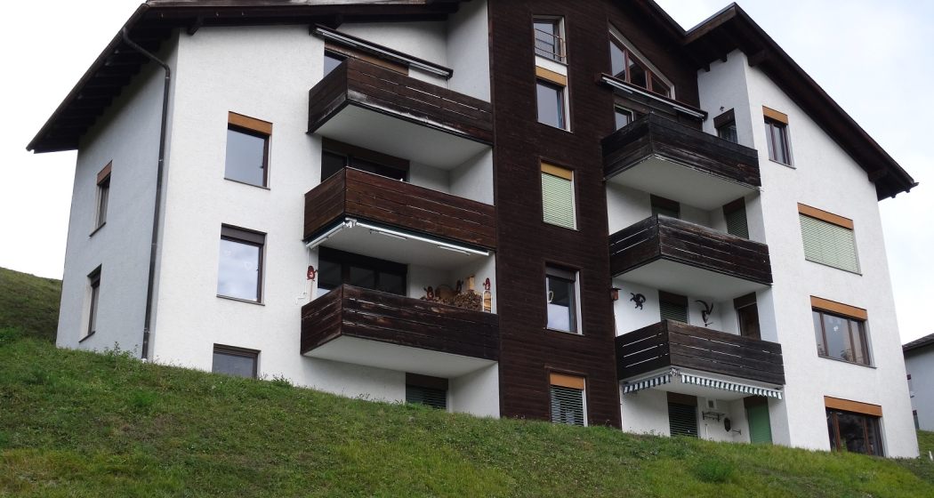 Ferienwohnung Casa Plaunca - Ansicht Sommer