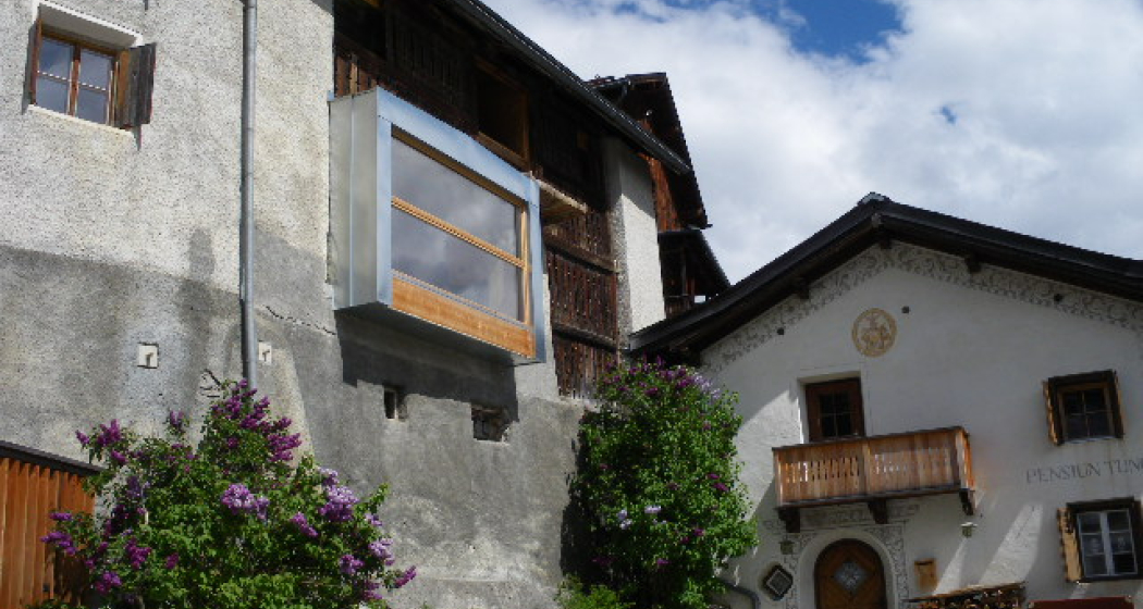 Haus auf dem Dorfplatz Haus auf dem Dorfplatz