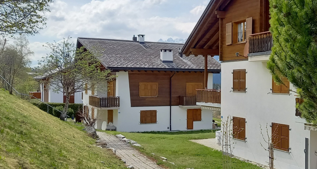 Ferienwohnung Seraina, Obersaxen, Valata - Ansicht Sommer
