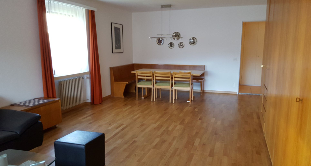 Essecke Wohnzimmer mit Klappbetten