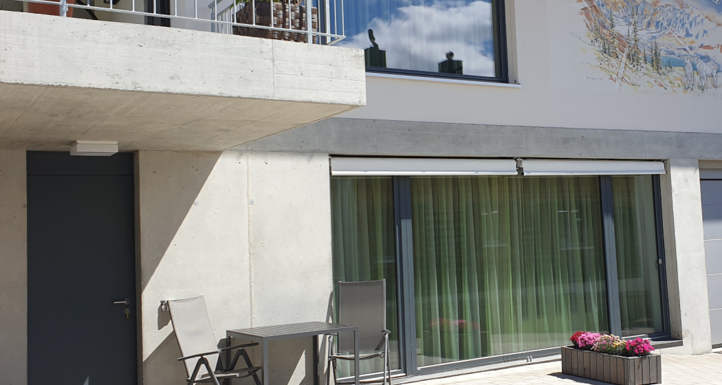 Ferienwohnung Bluevegn Brigels, Aussenansicht Sommer