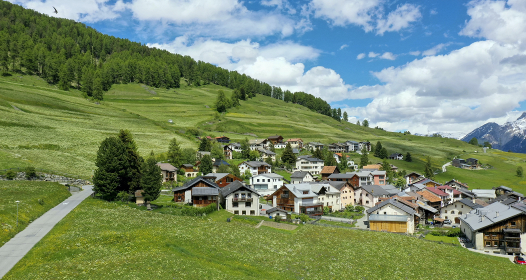 Ftan Pitschen mit Chasa Flora