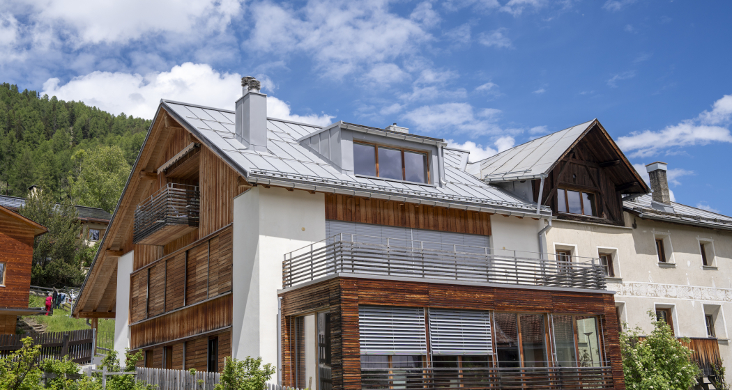 Chasa Flora Nahaufnahme von Unten