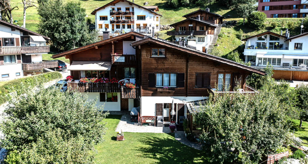 Aussenansicht Casa Ual Capaul