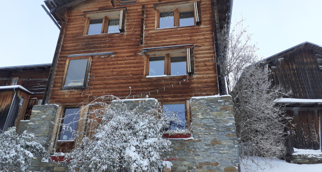 Ferienwohnung Haus und Hof Caminada - Ansicht Winter