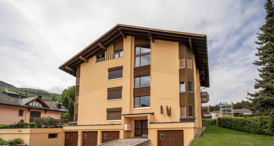 Ferienwohnun Arnika Attika - Ansicht Sommer