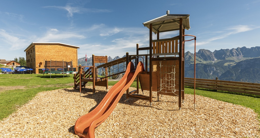 Spielplatz beim Restaurant Schönhalden (ctd_e3a15438-3dfe-4b54-8567-2b0b0267038a_img01) Spielplatz beim Restaurant Schönhalden (ctd_e3a15438-3dfe-4b54-8567-2b0b0267038a_img01)