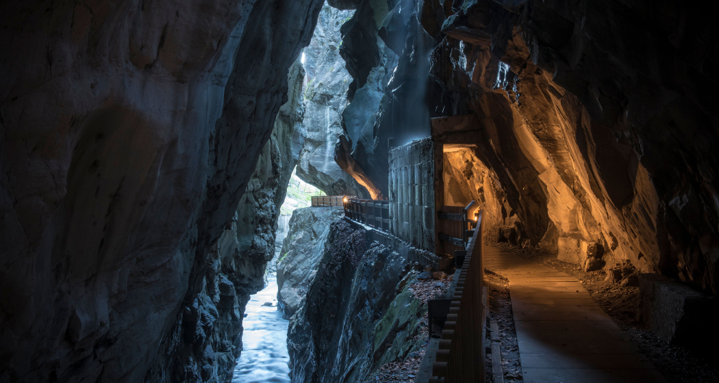 Weintour, Therme und Tamina Schlucht (exp_3881068) Weintour, Therme und Tamina Schlucht (exp_3881068)