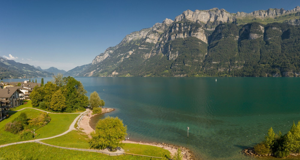 SUP Yoga auf dem Walensee (exp_4783bf3) SUP Yoga auf dem Walensee (exp_4783bf3)