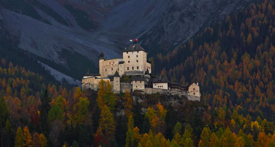 Privatführung im Schloss Tarasp (exp_80158b0) Privatführung im Schloss Tarasp (exp_80158b0)