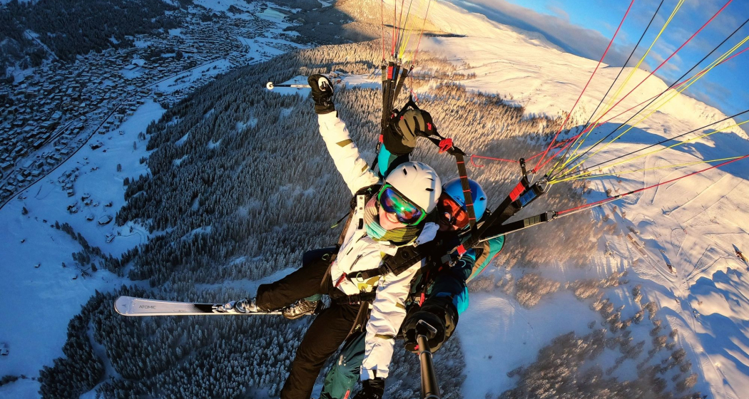 Davos Gleitschirmfliegen Tandem mit Skistart (exp_f38642e) Davos Gleitschirmfliegen Tandem mit Skistart (exp_f38642e)