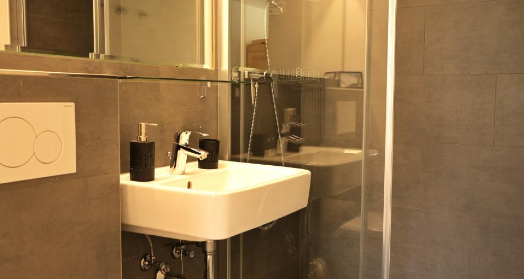 arosaflair_ferienwohnung_arosaexklusiv_bad