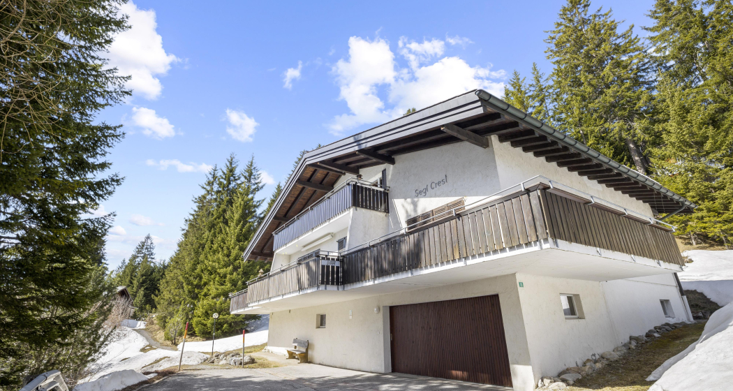 Einfahrt Autoeinstellhalle