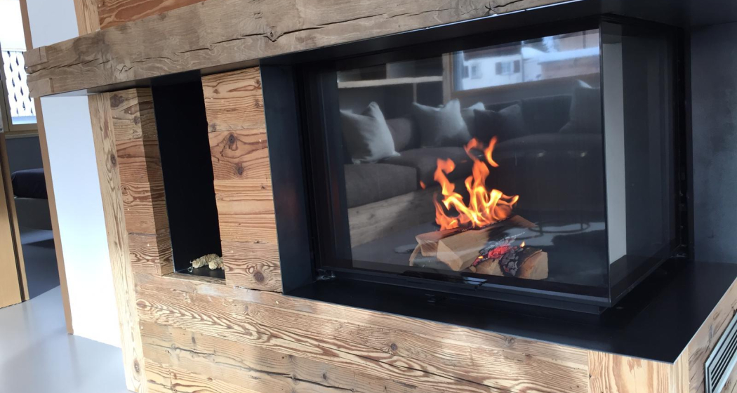 Cheminée & wood for your convenience