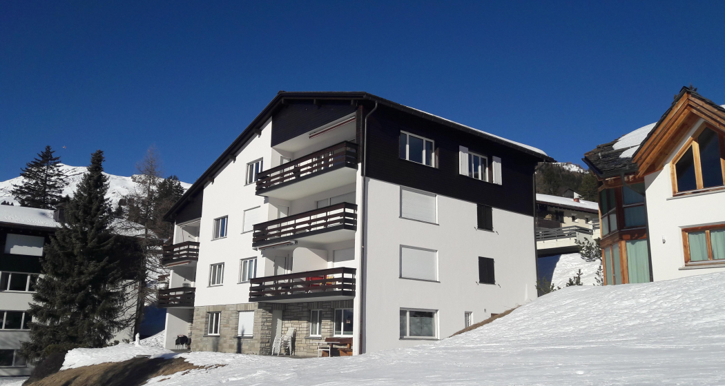Haus Tgamona Blick von der Skipiste