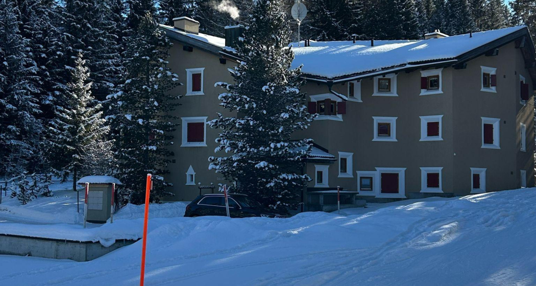 Skipiste neben dem Haus