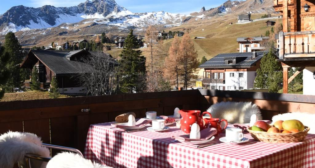 Frühstück auf dem Balkon