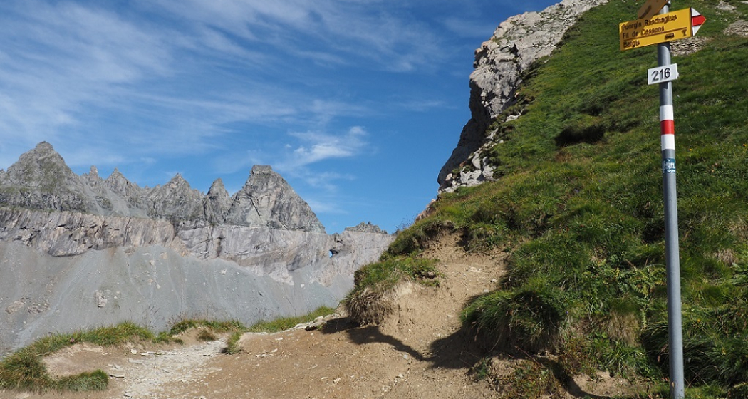 Wanderung zum Piz Segnas, dem Dreitausender. (gdl_634819778_image) Wanderung zum Piz Segnas, dem Dreitausender. (gdl_634819778_image)