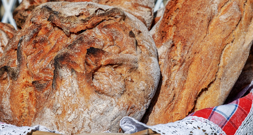 Holzofenbrot-Verkauf (gdl_726699228_image) Holzofenbrot-Verkauf (gdl_726699228_image)