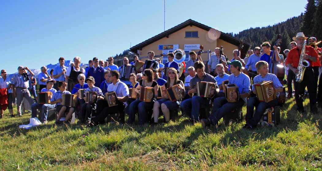 Musik für alle, Volksmusikfest auf Brambrüesch (gdl_767995117_image) Musik für alle, Volksmusikfest auf Brambrüesch (gdl_767995117_image)