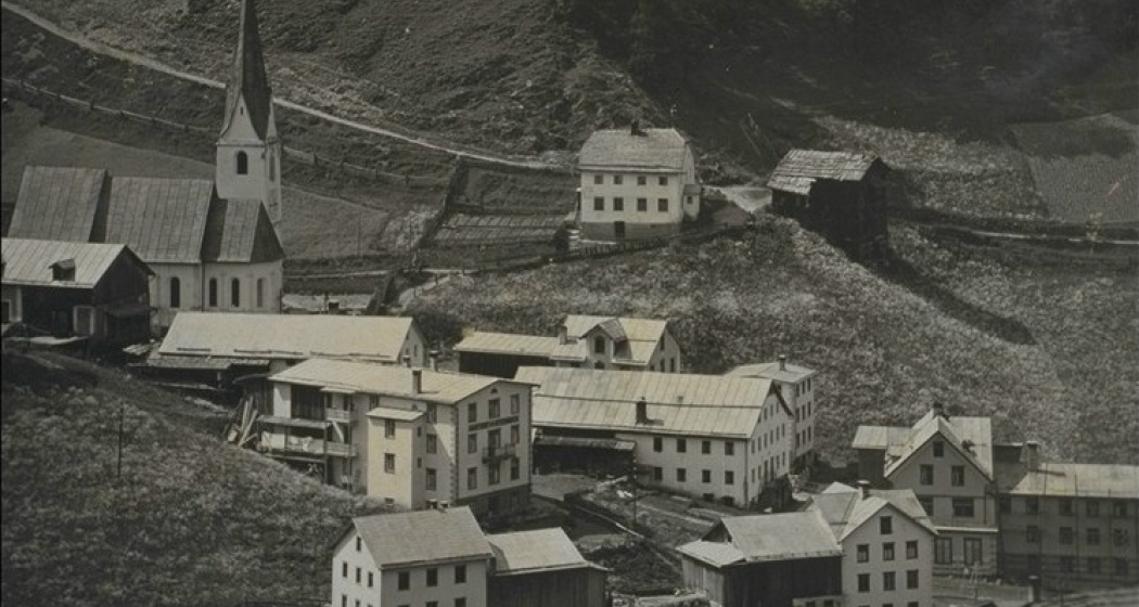 Dienstag | Dorfführung durch unseren Hauptort Compatsch Winter (gdl_810859793_image) Dienstag | Dorfführung durch unseren Hauptort Compatsch Winter (gdl_810859793_image)