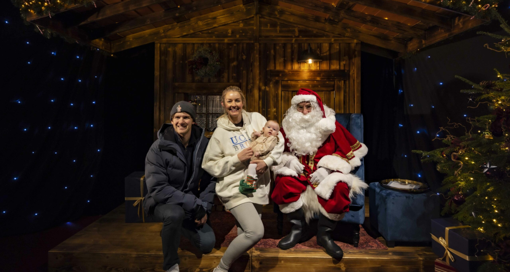 Mach ein Foto mit Santa. (gdl_837589960_image) Mach ein Foto mit Santa. (gdl_837589960_image)