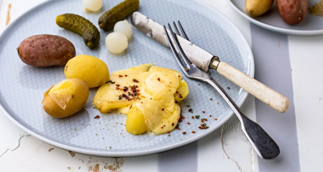 Raclette-Abend mit Live-Musik von "Sauguat" in Tschiertschen (gdl_841413077_image) Raclette-Abend mit Live-Musik von "Sauguat" in Tschiertschen (gdl_841413077_image)
