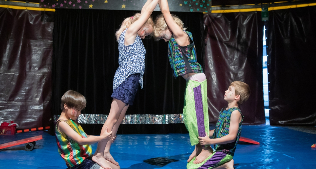 Galavorstellung - Zirkus Lollypop in Obersaxen-Misanenga (gdl_870224583_image) Galavorstellung - Zirkus Lollypop in Obersaxen-Misanenga (gdl_870224583_image)