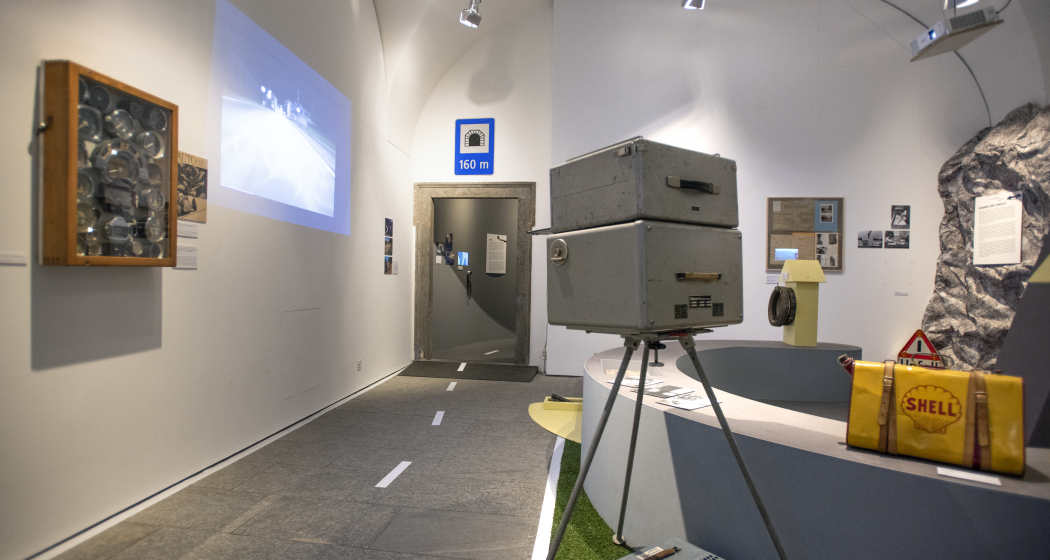 Öffentliche Führung durch die Sonderausstellung «Achtung Auto!» (gdl_875127994_image) Öffentliche Führung durch die Sonderausstellung «Achtung Auto!» (gdl_875127994_image)
