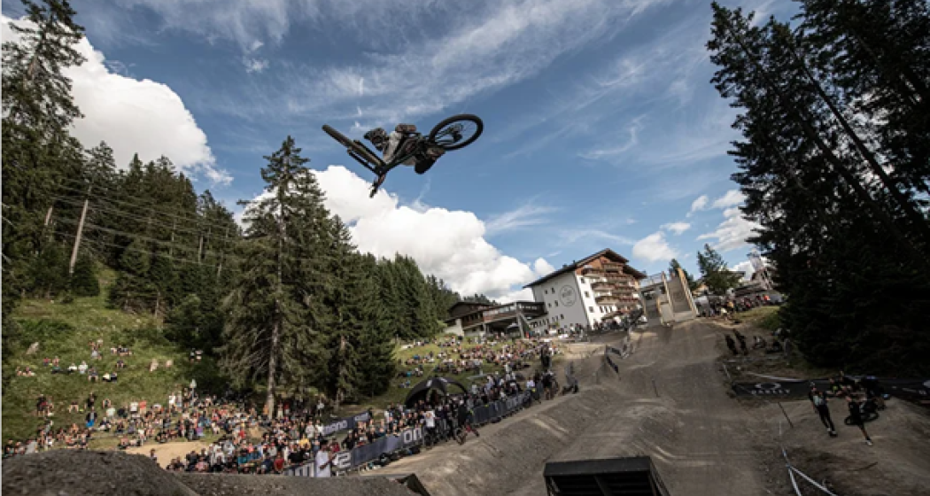 Whip Off Contest (gdl_889523054_image) Whip Off Contest (gdl_889523054_image)