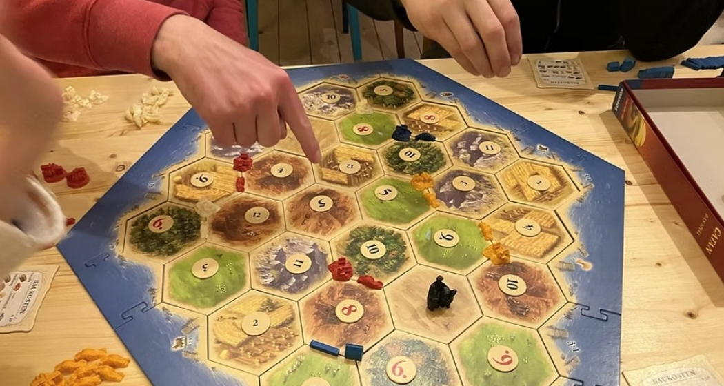 SPIELE-ABEND (gdl_897638847_image) SPIELE-ABEND (gdl_897638847_image)