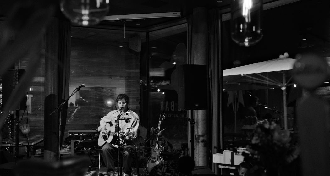 Open Mic Night (gdl_899783987_image) Open Mic Night (gdl_899783987_image)