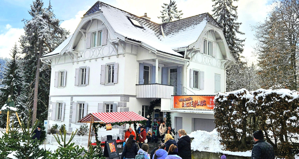 Weihnachtsbastelhaus in der Casa Caumasee am Adventsmarkt Flims Waldhaus (gdl_901360400_image)