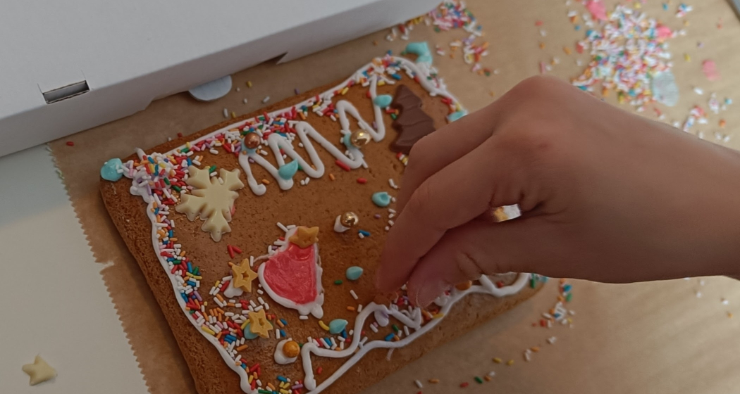 Weihnachtsbastelhaus in der Casa Caumasee am Adventsmarkt Flims Waldhaus (gdl_901360401_image)