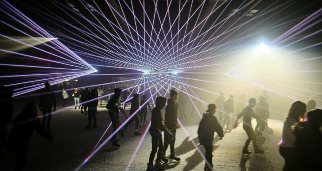 Silvesterdisco auf dem Eis (gdl_903407236_image)