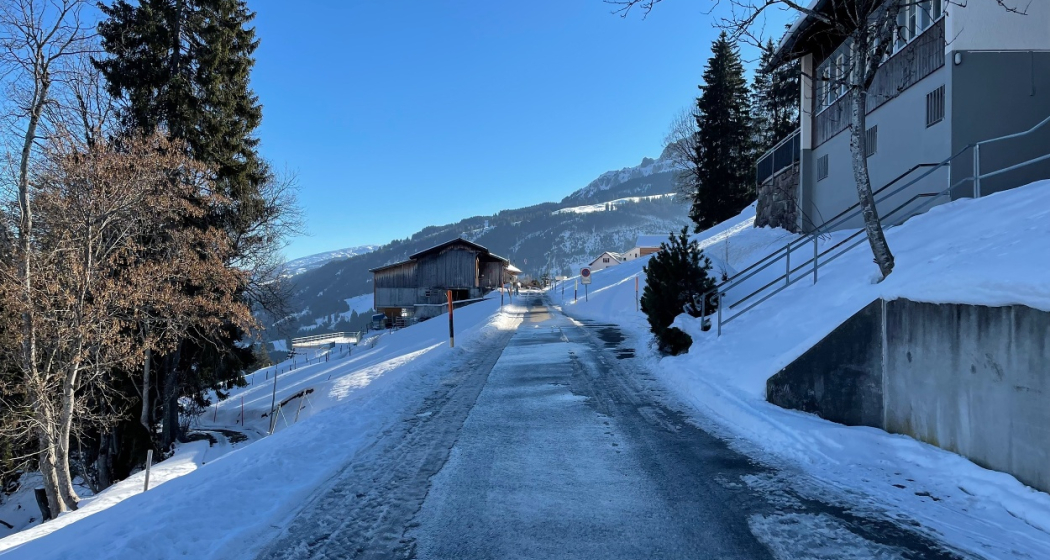 Weg von Tannenheim nach Angettlin