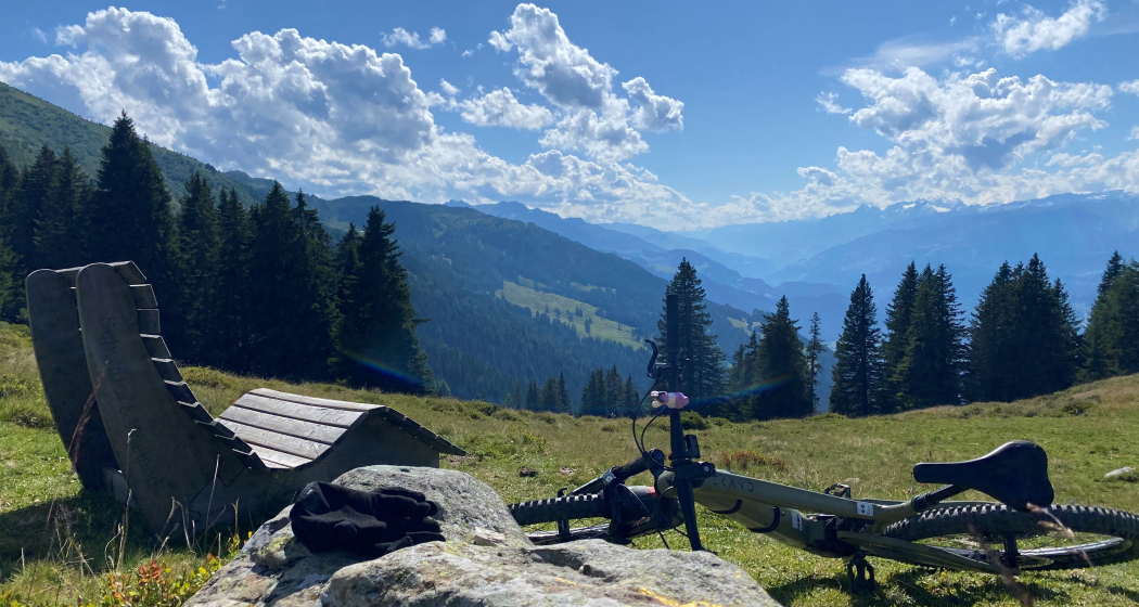 Aussicht vom Bänklein in Spundis