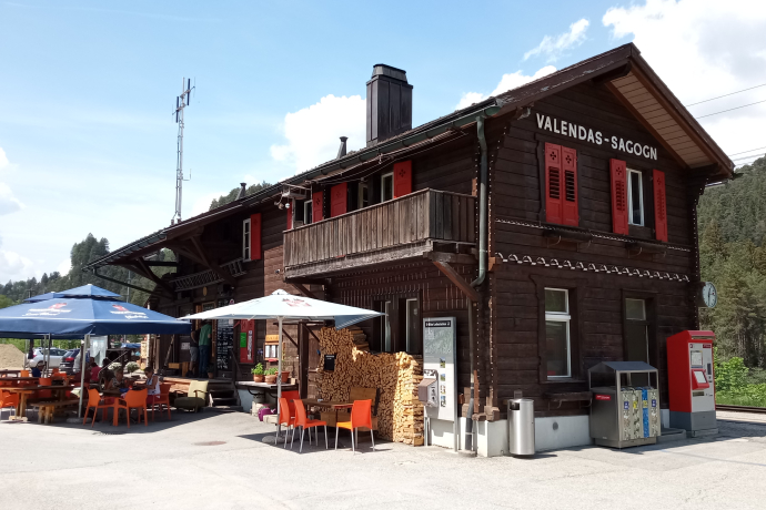 E-Bike Ladestation, Bahnhof Valendas (nsp_img_c3d796b)