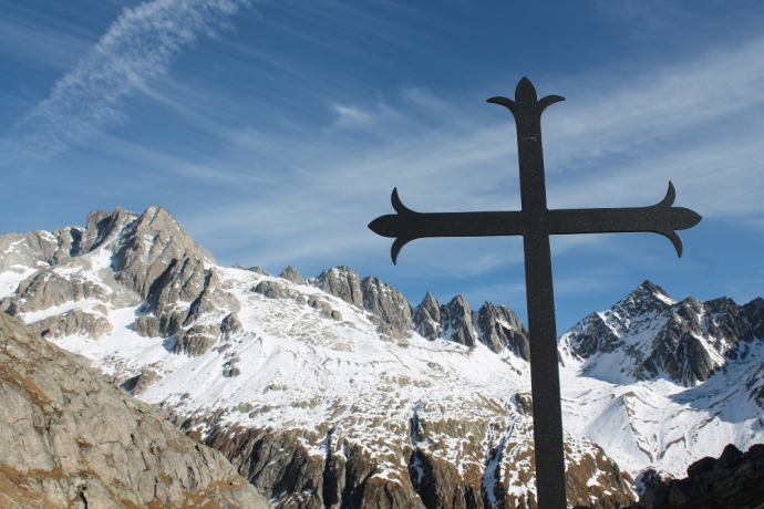 Neues Kreuz auf dem Chrüzlipass