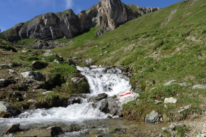 Bei der Alp Bella, Blick auf die Felsformation "Kirchentor"