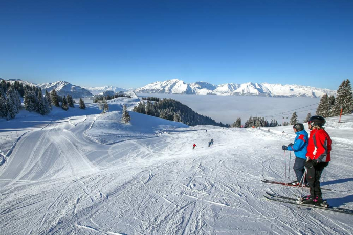 Skipiste Grüsch Danusa mit Blick auf Nebelmeer Skipiste Grüsch Danusa mit Blick auf Nebelmeer