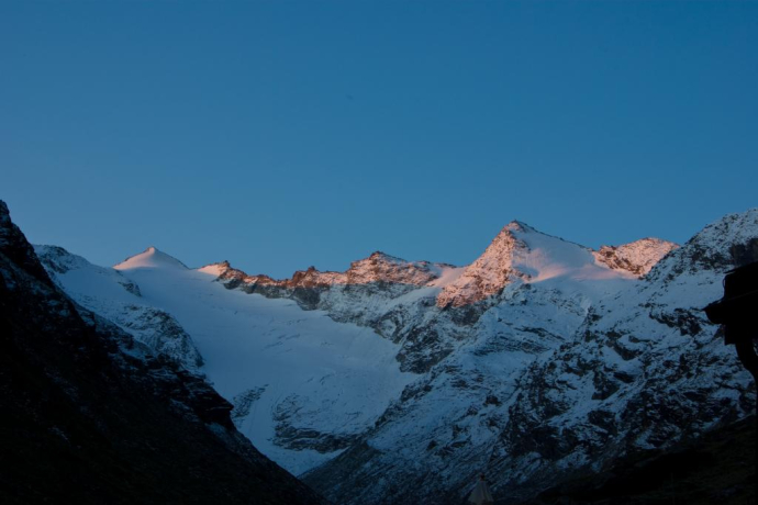 Blick Richtung Rheinwaldhorn; Foto: Hubert Hodel